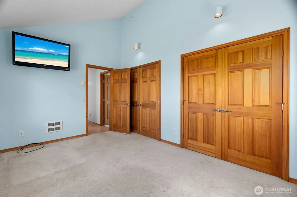 3253 Kindered Avenue Tokeland, WA 98590