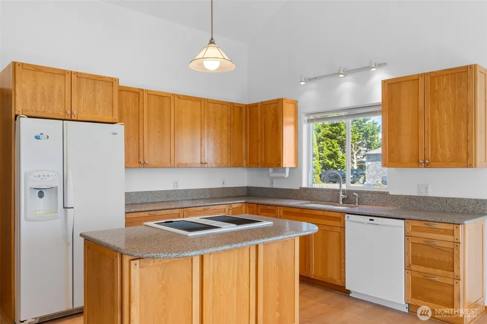 3253 Kindered Avenue Tokeland, WA 98590
