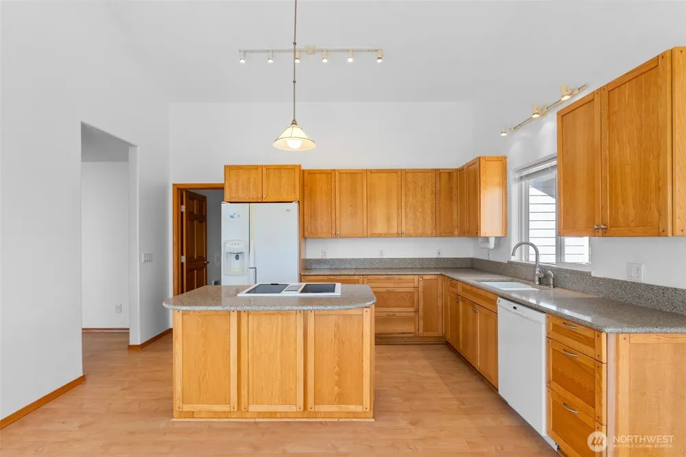 3253 Kindered Avenue Tokeland, WA 98590