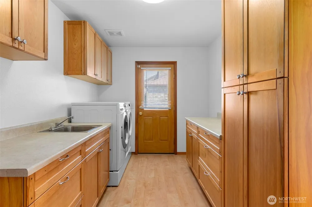 3253 Kindered Avenue Tokeland, WA 98590