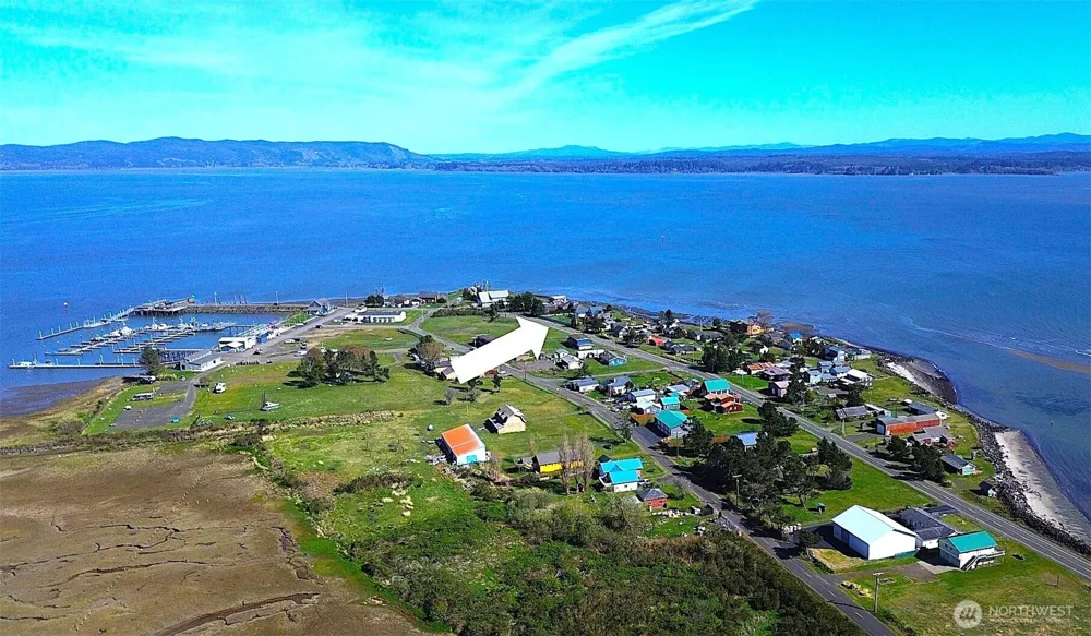 3253 Kindered Avenue Tokeland, WA 98590