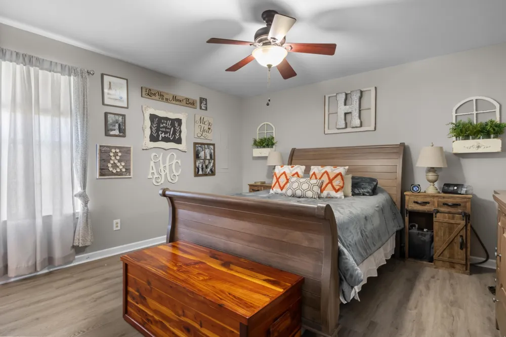 78 Patterson Cir Mc Ewen, TN 37101