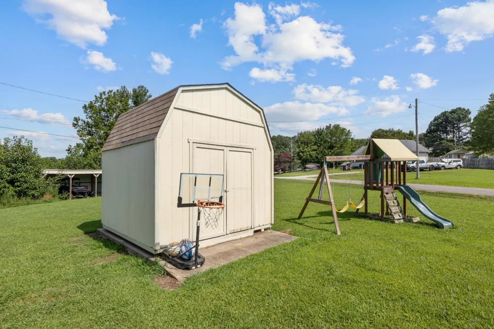 78 Patterson Cir Mc Ewen, TN 37101