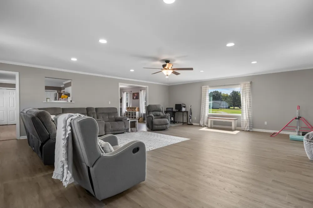 78 Patterson Cir Mc Ewen, TN 37101