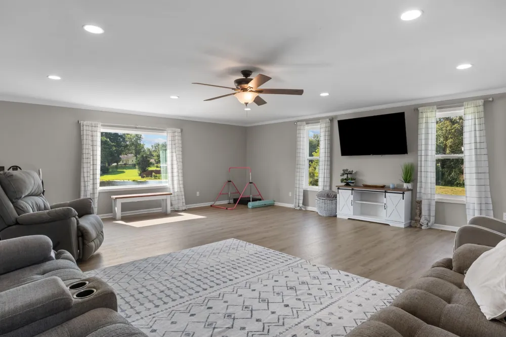 78 Patterson Cir Mc Ewen, TN 37101