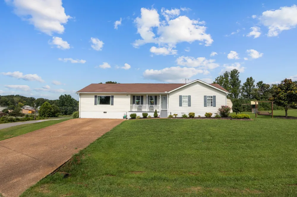 78 Patterson Cir Mc Ewen, TN 37101