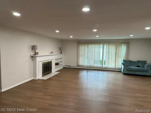 4510 W Maple Road Bloomfield Hills City, MI 48301