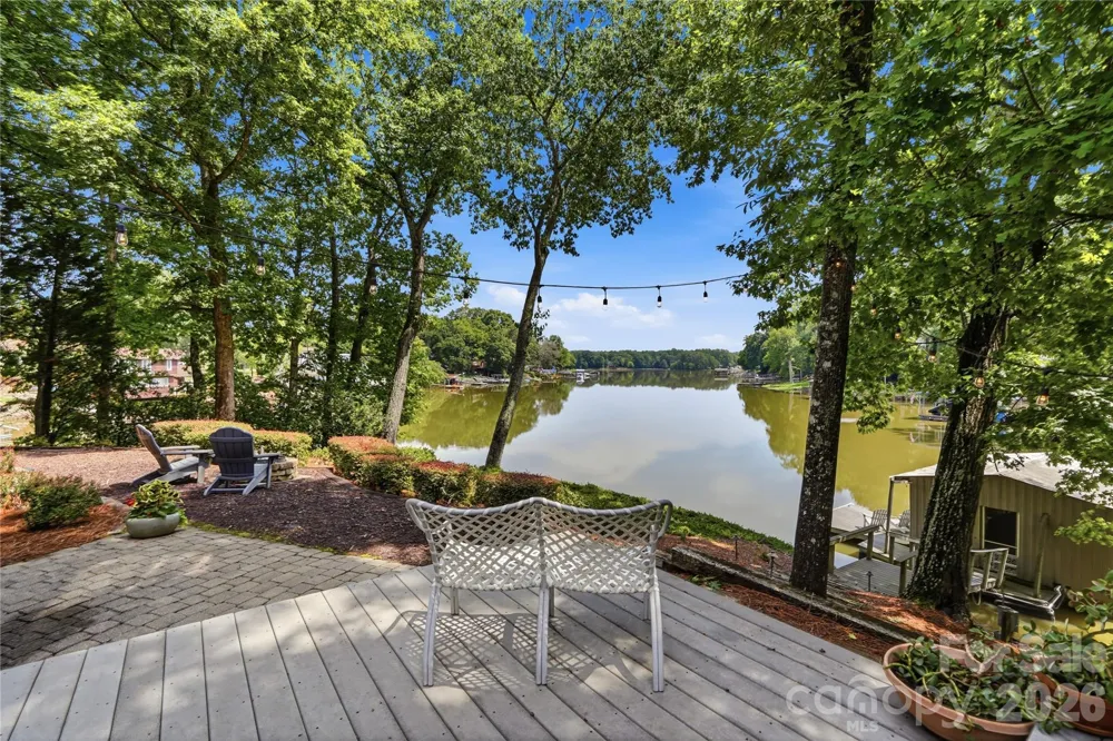 1075 Lakefront Woods Drive Belmont, NC 28012
