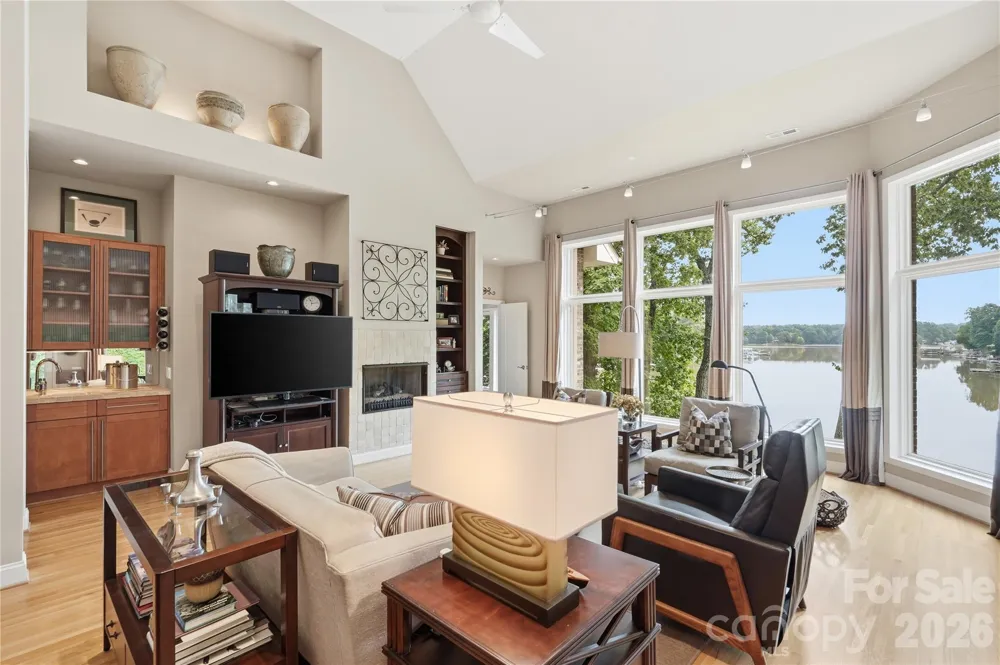 1075 Lakefront Woods Drive Belmont, NC 28012