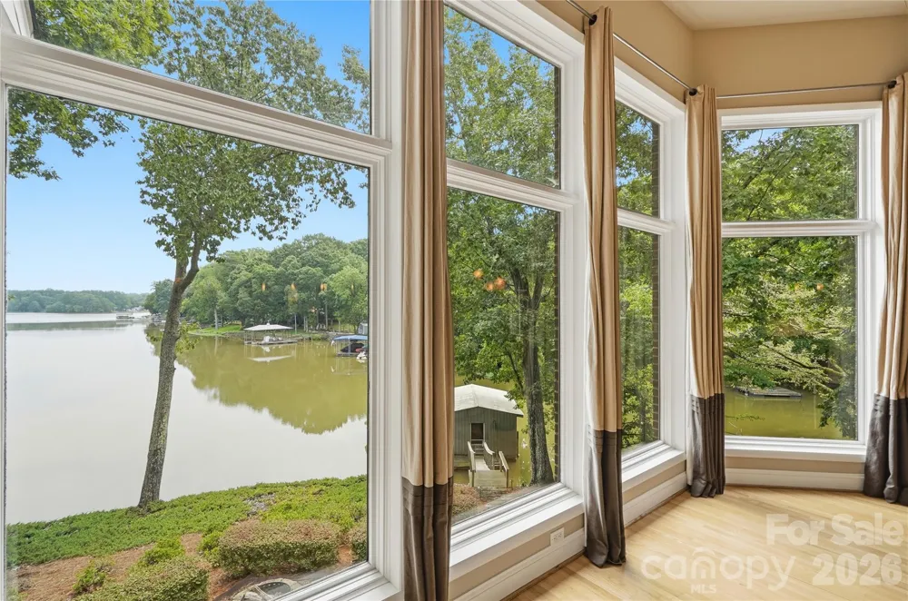 1075 Lakefront Woods Drive Belmont, NC 28012