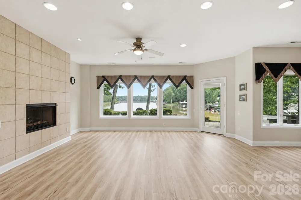 1075 Lakefront Woods Drive Belmont, NC 28012