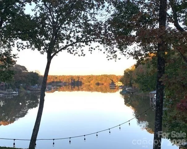 1075 Lakefront Woods Drive Belmont, NC 28012