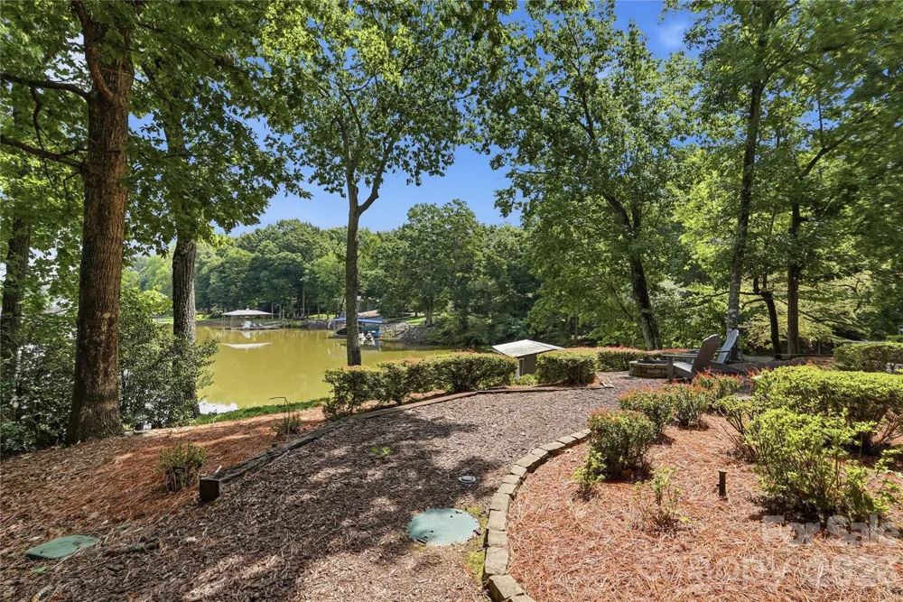 1075 Lakefront Woods Drive Belmont, NC 28012
