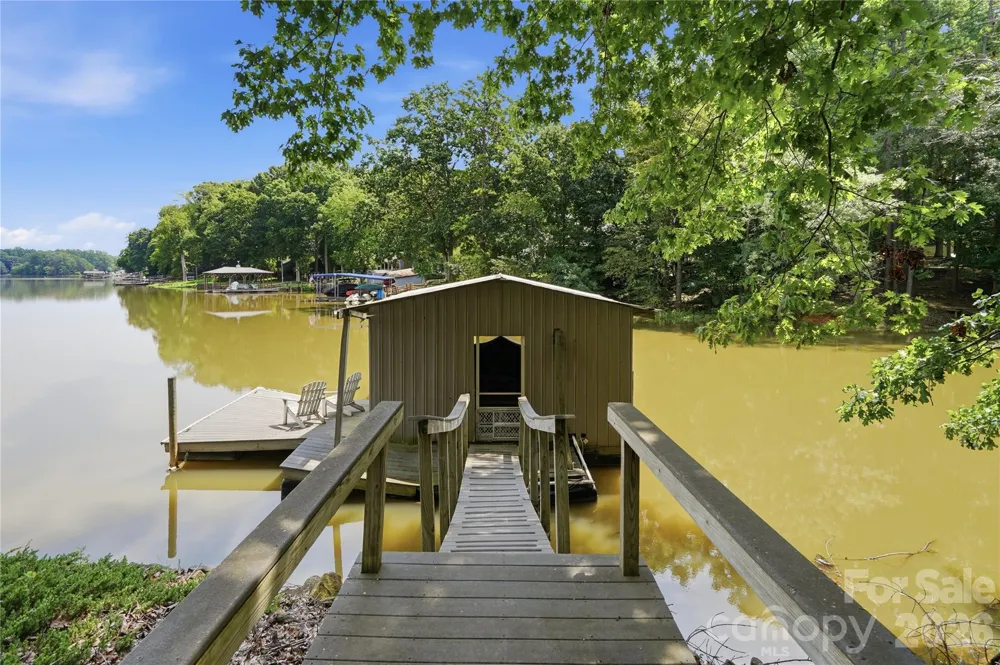 1075 Lakefront Woods Drive Belmont, NC 28012