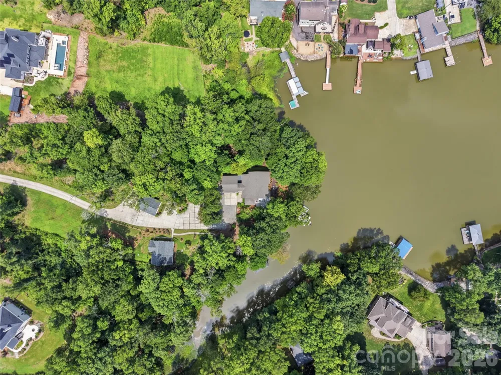 1075 Lakefront Woods Drive Belmont, NC 28012