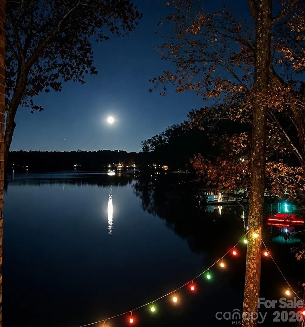 1075 Lakefront Woods Drive Belmont, NC 28012