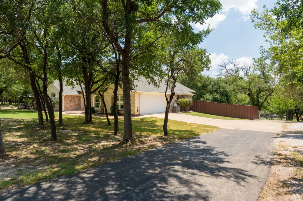 901 County Road 3150 Kempner, TX 76539