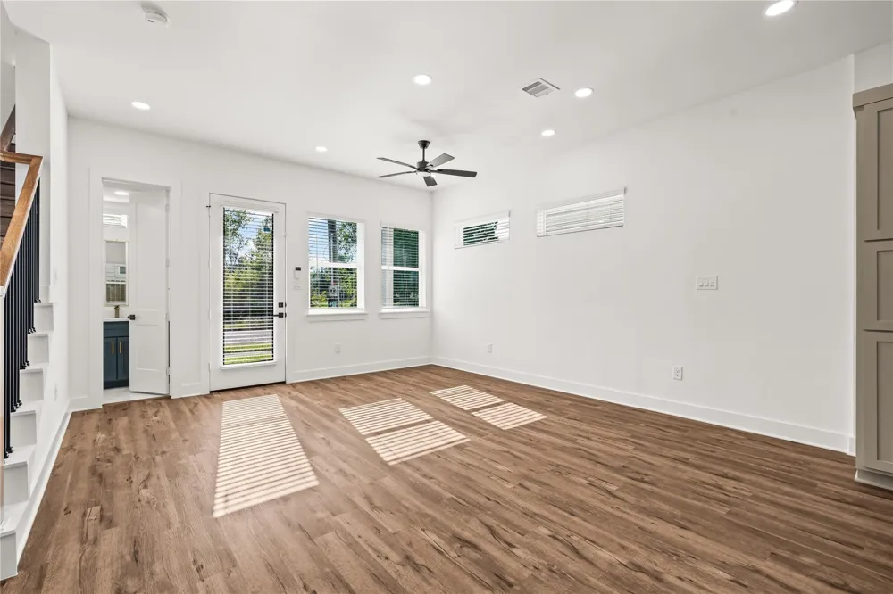 1912 Schweikhardt Street Houston, TX 77020