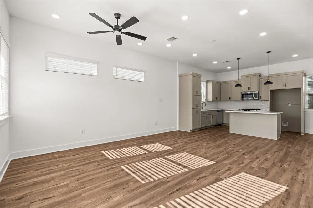 1912 Schweikhardt Street Houston, TX 77020
