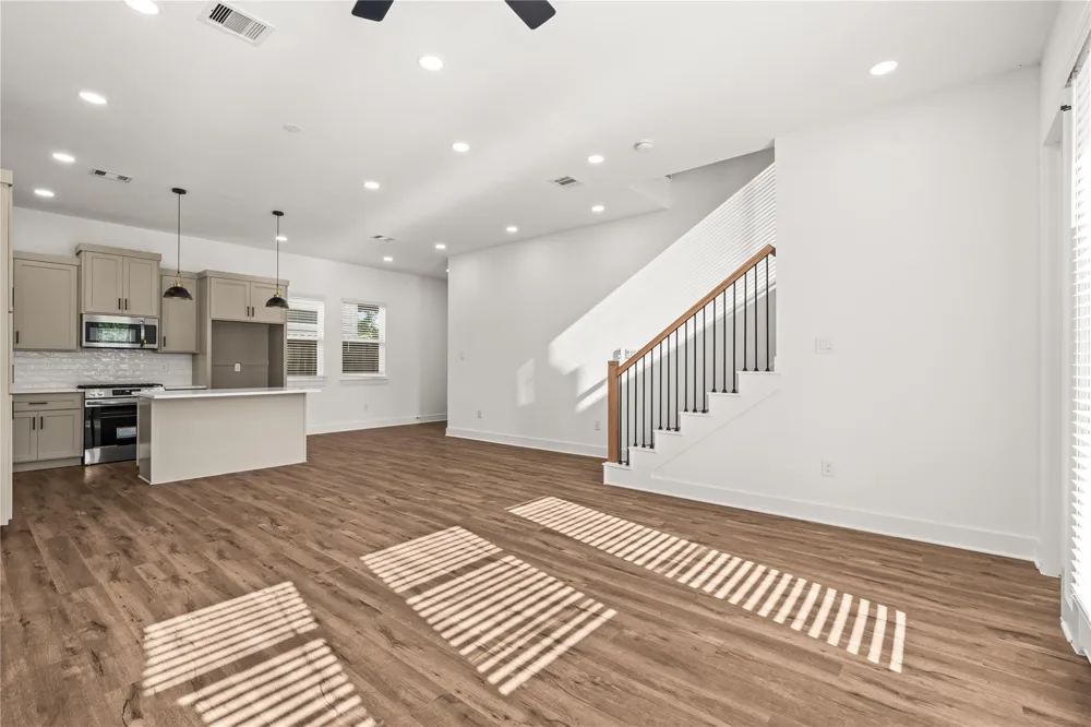 1912 Schweikhardt Street Houston, TX 77020