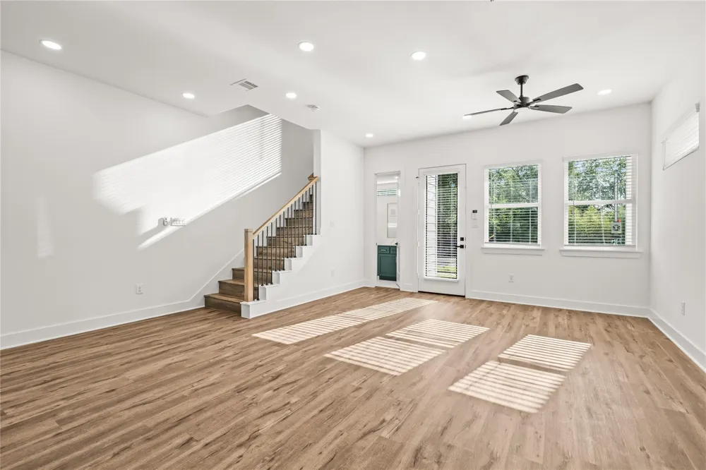 1912 Schweikhardt Street Houston, TX 77020