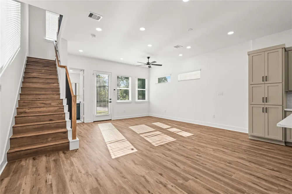 1912 Schweikhardt Street Houston, TX 77020