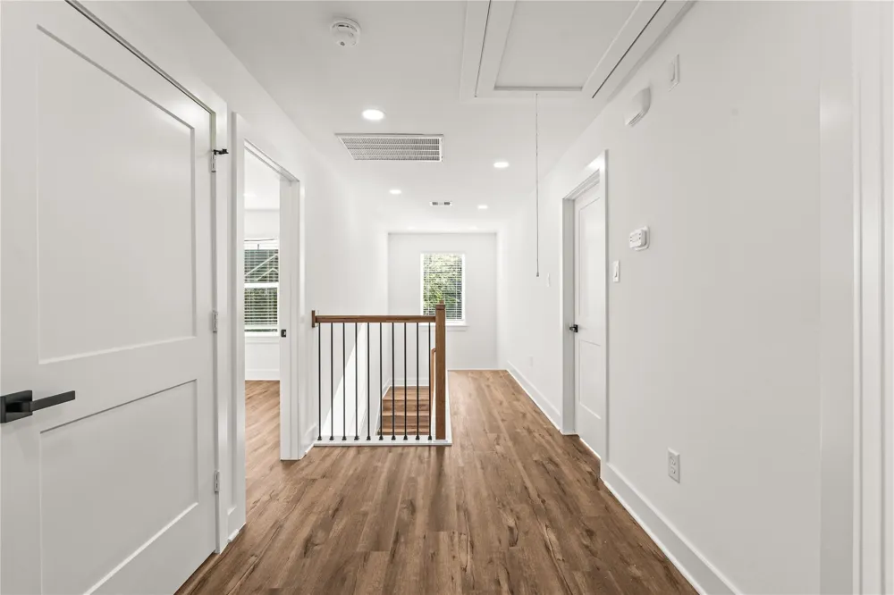 1912 Schweikhardt Street Houston, TX 77020