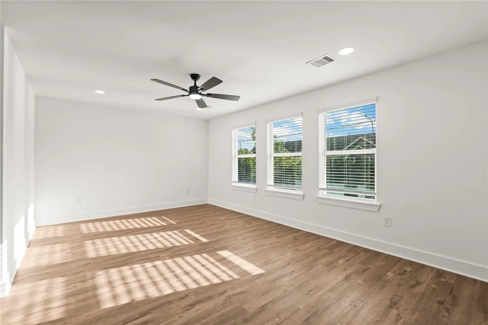 1912 Schweikhardt Street Houston, TX 77020