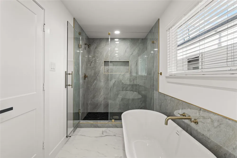 1912 Schweikhardt Street Houston, TX 77020