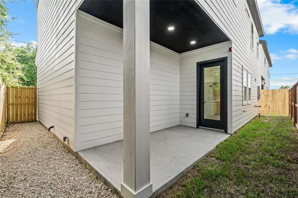 1912 Schweikhardt Street Houston, TX 77020