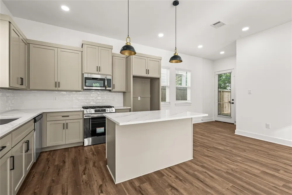 1912 Schweikhardt Street Houston, TX 77020