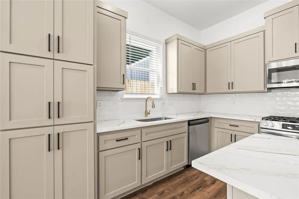1912 Schweikhardt Street Houston, TX 77020