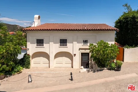 1364 Angelo Drive
