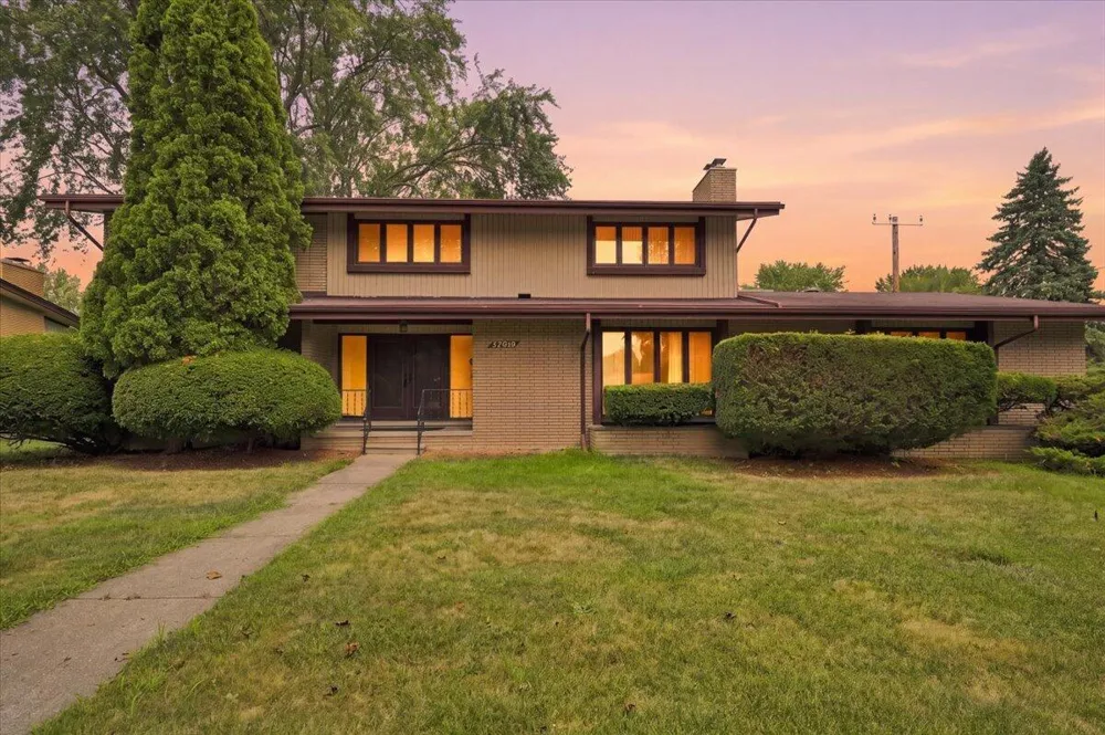 27218 Lehigh Street Inkster, MI 48141