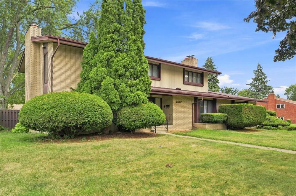 27218 Lehigh Street Inkster, MI 48141