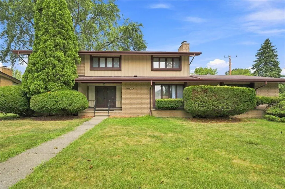 27218 Lehigh Street Inkster, MI 48141