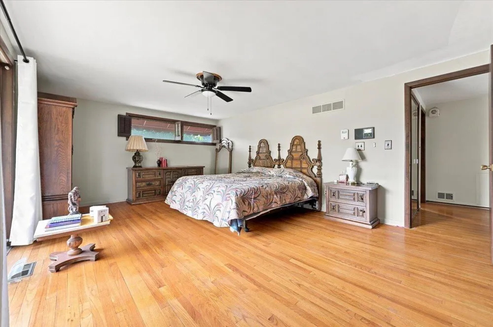 27218 Lehigh Street Inkster, MI 48141
