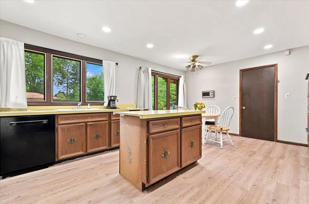 27218 Lehigh Street Inkster, MI 48141
