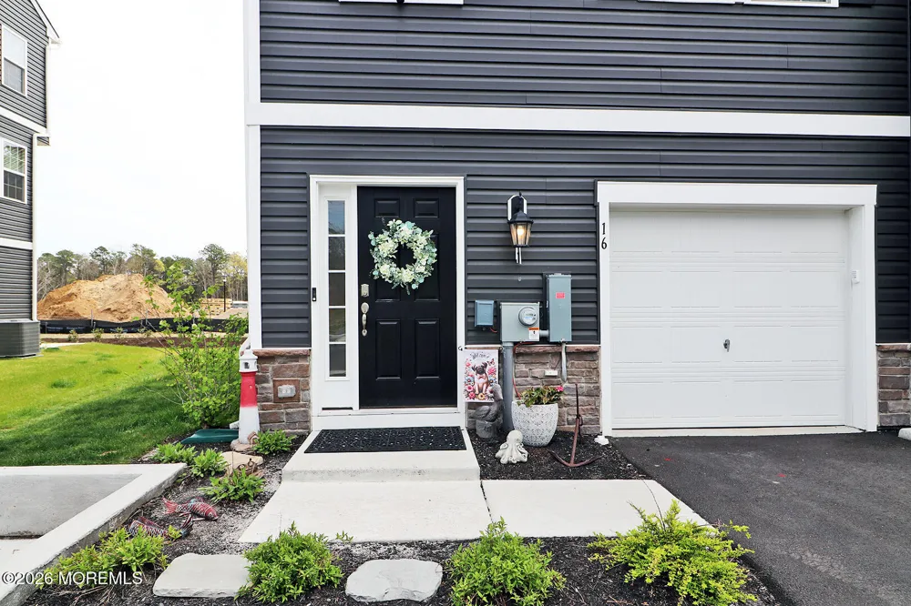 16 Baybreeze Drive Waretown, NJ 08758