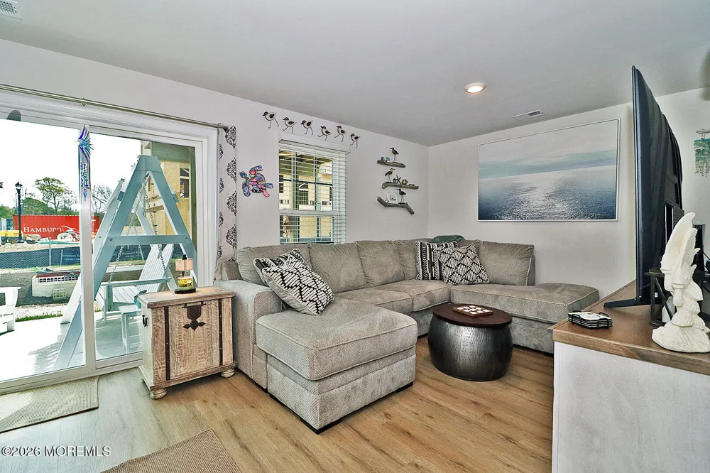 16 Baybreeze Drive Waretown, NJ 08758