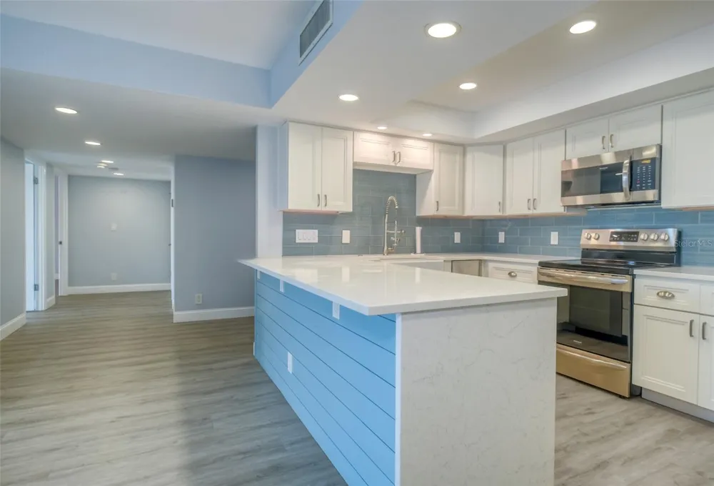 220 BELLEVIEW BOULEVARD #812 Belleair, FL 33756
