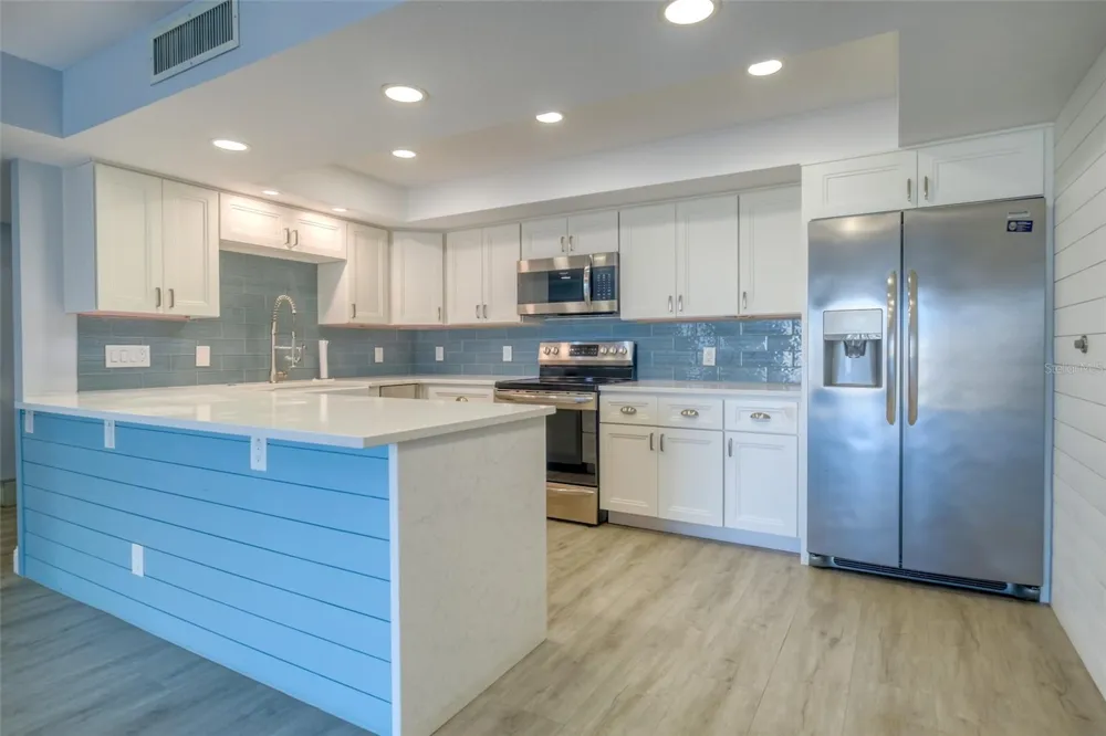 220 BELLEVIEW BOULEVARD #812 Belleair, FL 33756