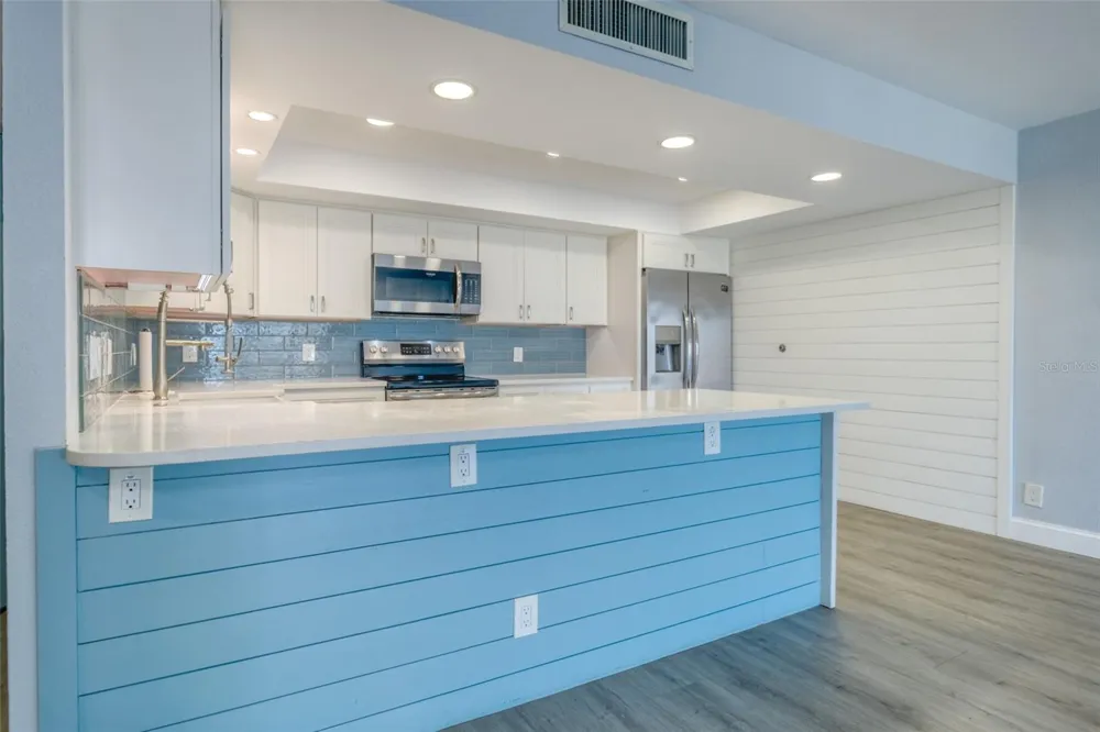 220 BELLEVIEW BOULEVARD #812 Belleair, FL 33756