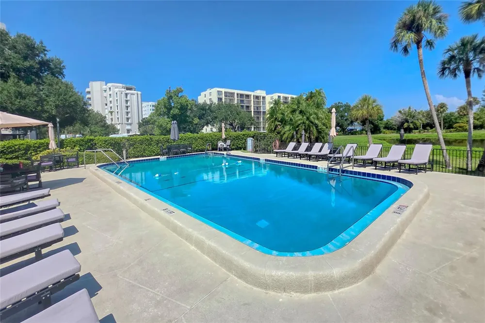 220 BELLEVIEW BOULEVARD #812 Belleair, FL 33756