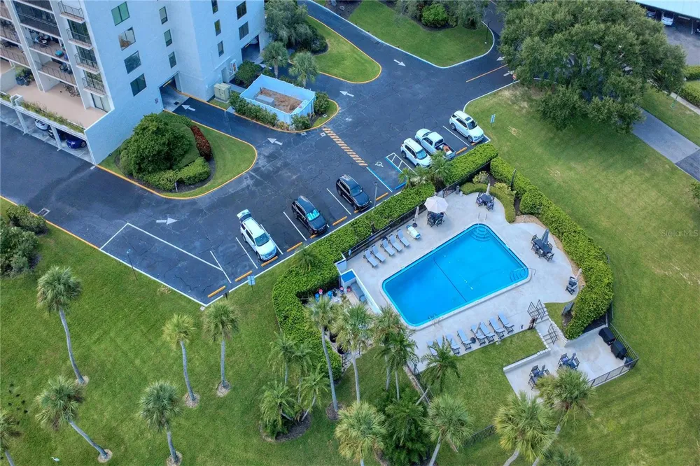 220 BELLEVIEW BOULEVARD #812 Belleair, FL 33756