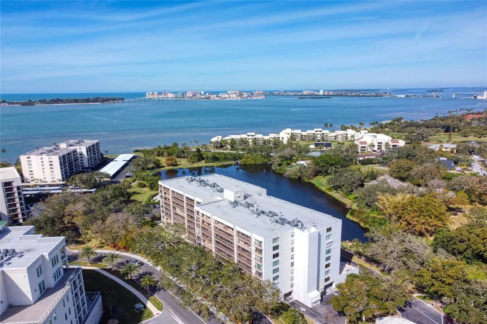 220 BELLEVIEW BOULEVARD #812 Belleair, FL 33756