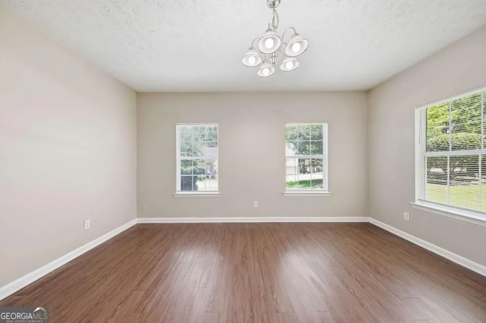 4516 Swan TRCE Union City, GA 30349