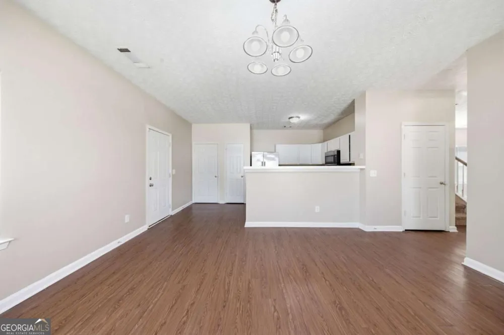 4516 Swan TRCE Union City, GA 30349