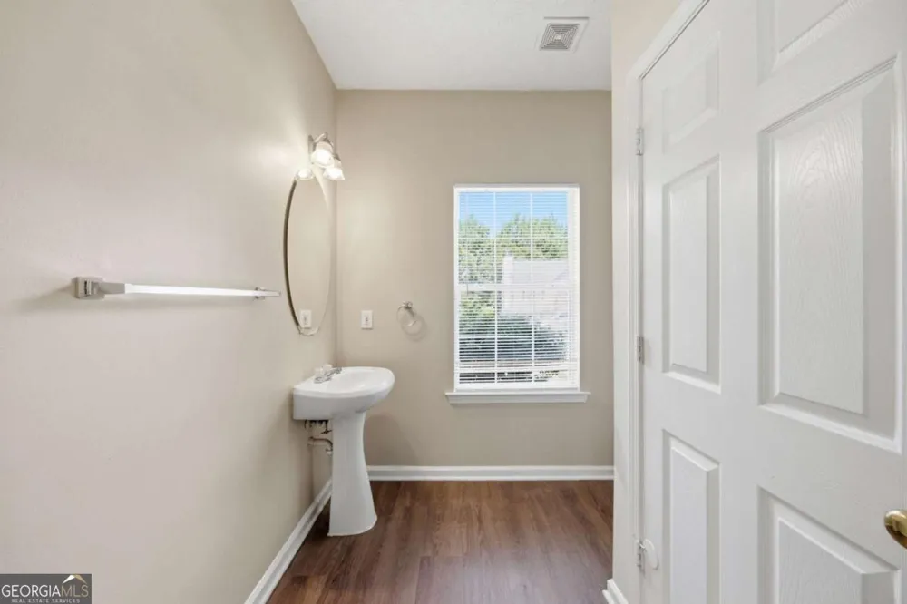 4516 Swan TRCE Union City, GA 30349
