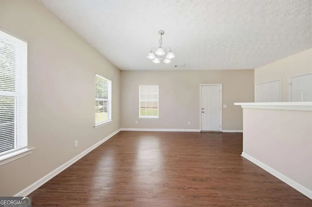 4516 Swan TRCE Union City, GA 30349